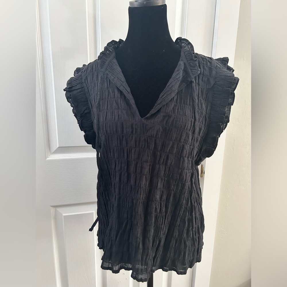 BB Dakota by Steve Madden woman’s Ruffled Crinkle Pullover Top.